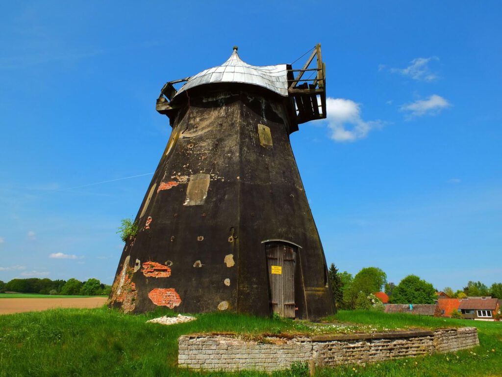 Wardboehmen-Wind-und Motormuehle-Muehle-Hans-Roeper-6